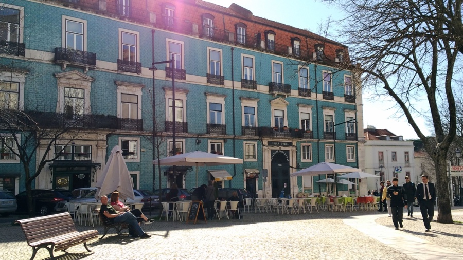 青が美しいリスボンの街​